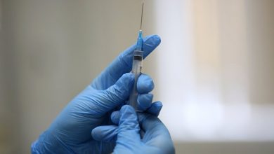 Photo of В ФРГ восемь человек по ошибке получили пятикратную дозу вакцины Pfizer