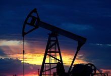 Photo of Нефть продолжает дешеветь на ожиданиях по поставкам