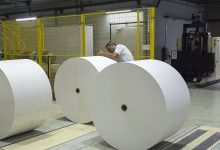 Photo of В России могут начать производить каменную бумагу, рассказал экономист