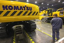 Photo of Завод японской Komatsu продолжает работать, заявили в Ярославской области