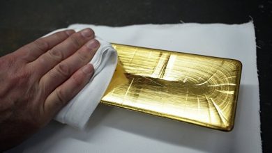 Photo of Золото слабо дешевеет на фоне укрепления доллара