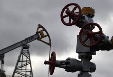 Photo of СМИ: ОПЕК+ может снизить добычу нефти, тогда потолок цен не даст эффекта